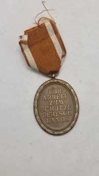 Original Schutzwall-Ehrenzeichen