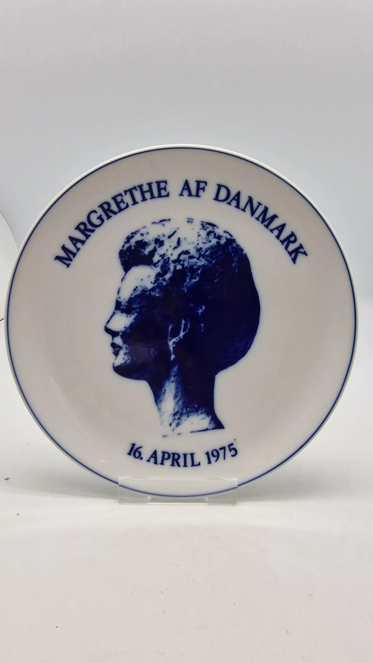 Rosenthal-mindeplatte, der fejrer Dronning Margrethes fødselsdag den 16. april 1975