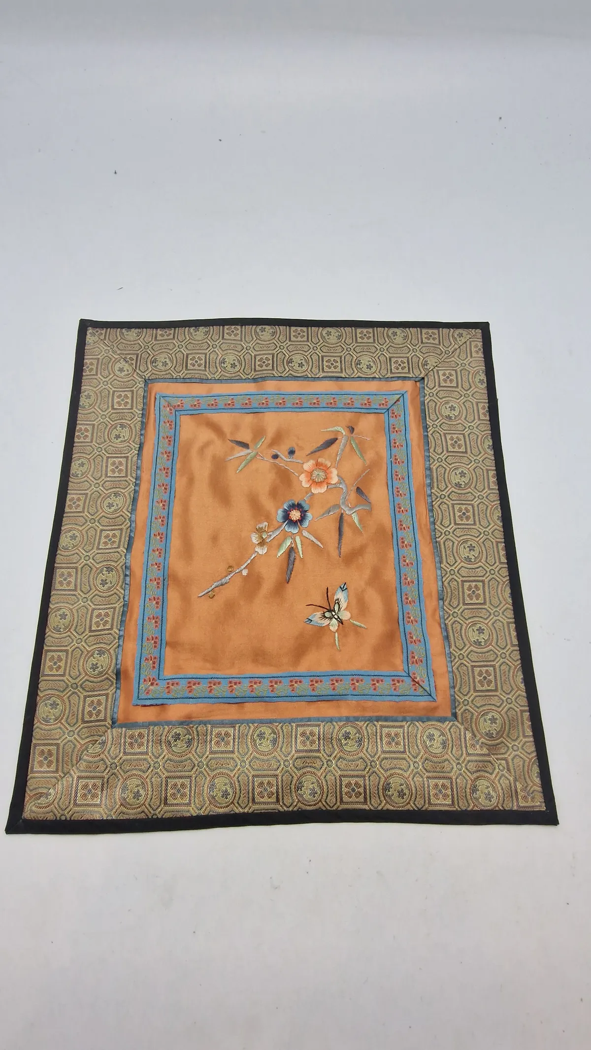 Originalt 18 tals kinesisk broderi silke
