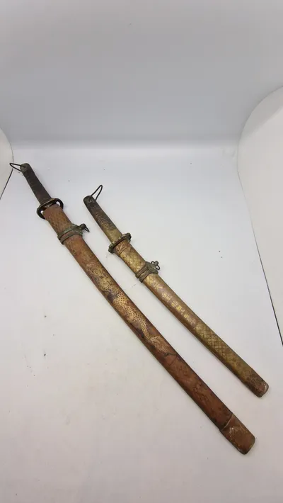 Samling katanaer. ikke japanske