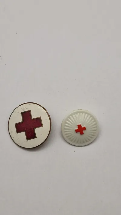 Originale røde kors pins