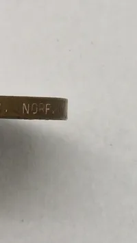Original amerikansk sejrsmedalje fra Første Verdenskrig (World War I Victory Medal). Navngiven