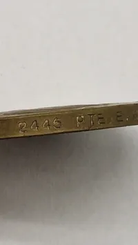 Original amerikansk sejrsmedalje fra Første Verdenskrig (World War I Victory Medal). Navngiven