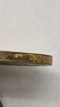 Original amerikansk sejrsmedalje fra Første Verdenskrig (World War I Victory Medal).  Navngiven