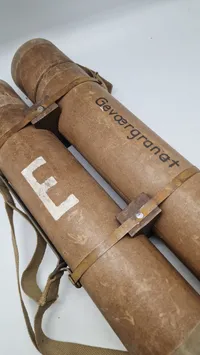 Ekstremt sjældent og komplet sæt Energa geværgranater for M1 Garand. Bemærk at eksercerpatronerne medfølger