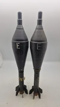 Ekstremt sjældent og komplet sæt Energa geværgranater for M1 Garand. Bemærk at eksercerpatronerne medfølger