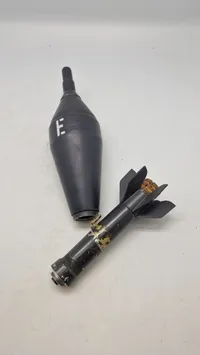 Ekstremt sjældent og komplet sæt Energa geværgranater for M1 Garand. Bemærk at eksercerpatronerne medfølger