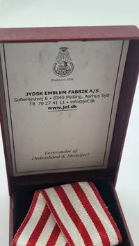 Originalt eks af Forsvarets medalje for international tjeneste 1948-2009 med æske.