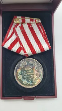 Originalt eks af Forsvarets medalje for international tjeneste 1948-2009 med æske.