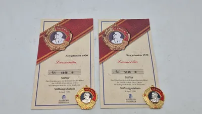 To stk leninordenen med samler certifikat