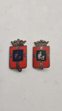 Originale nationale revérnåle. Sterlingsølv og emalje