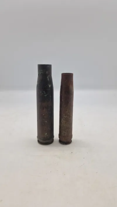 Originale hylstre, bl.a. tysk 2 cm flak