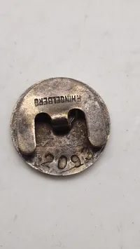 Original revérnål fra den danske modstandsbevægelse i Århus