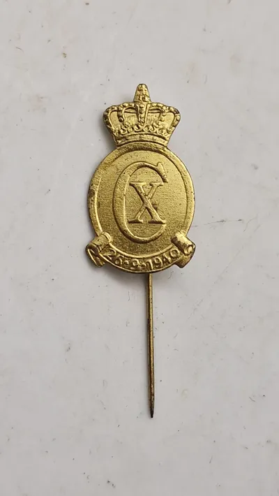 Original Kong Christian X pin