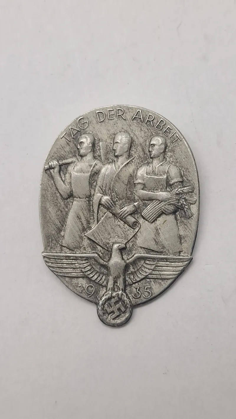 Original “Tag Der Arbeit” tinnie fra 1935