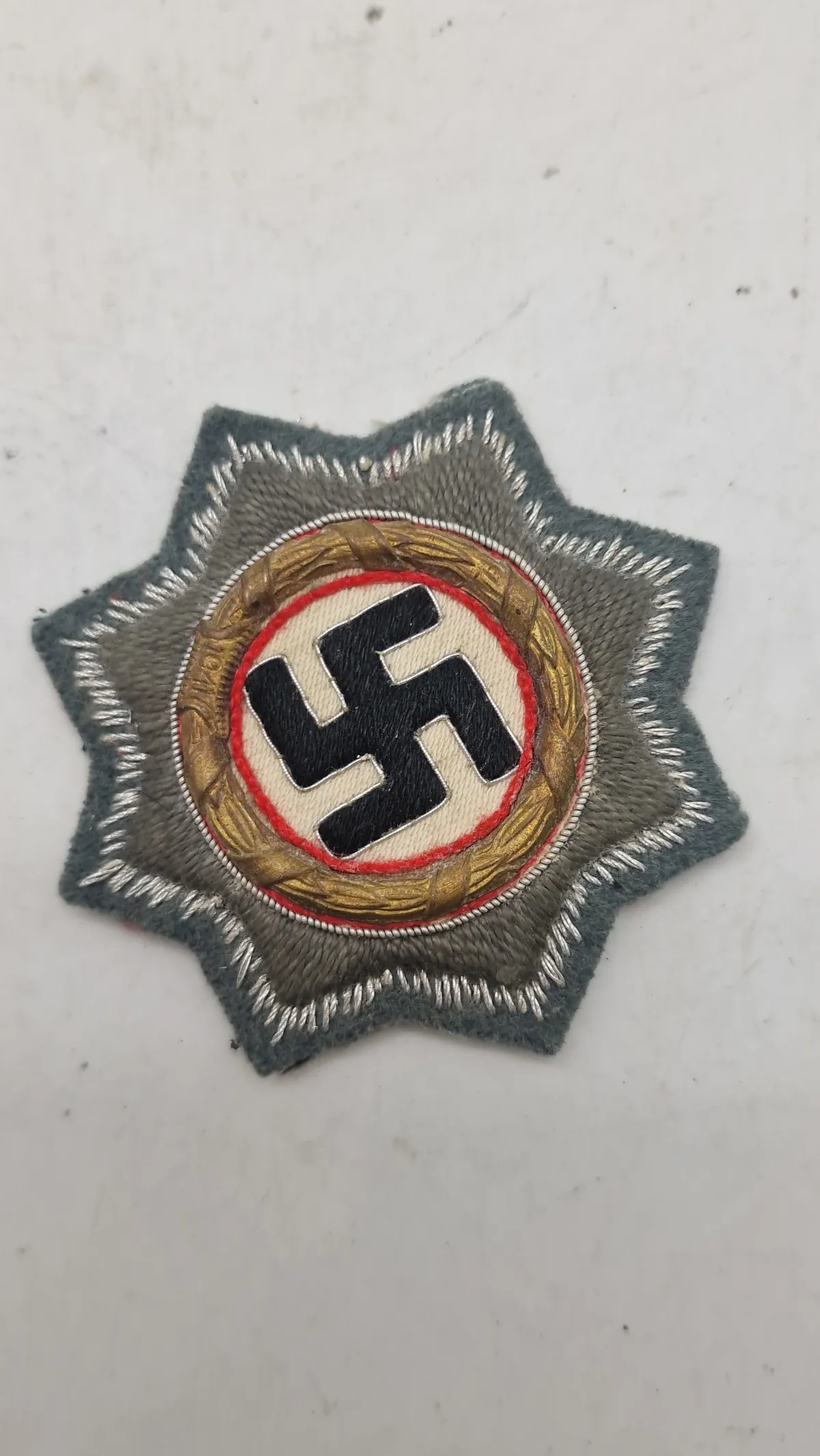 Deutsches Kreuz in Gold (DKIG) Heer cloth version, original???