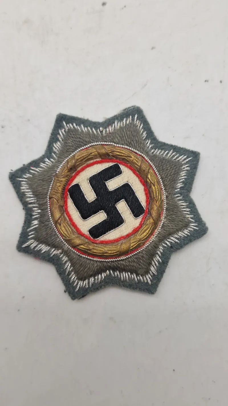 Deutsches Kreuz in Gold (DKIG) Heer cloth version, original???