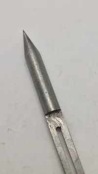 Original tysk ww1 fléchette, et pilformet stålprojektil kastet ned over skyttegravene