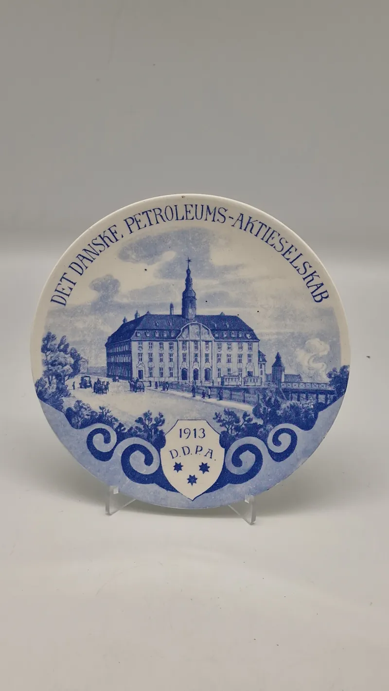 Original Aluminia platte fra Det Danske Petroleums-Aktieselskab (DDPA)