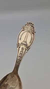 mindeske for Frihedsstøtten i København, Danmark, nysølv