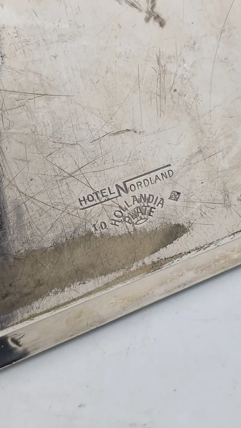 Sjælden lille serveringsbakke fra det berømte “Hotel Norland” hvor der er gode historier fra bl.a. om “Flammen”