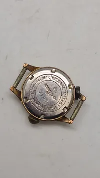 Teseo armbåndsurværk med 17 rubis og Incabloc-stødbeskyttelsessystemet fra tiden omkring ww2