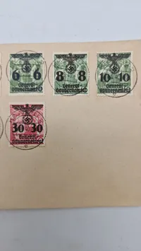Samling tyske ww2 frimærker opsat på kuvert