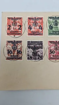Samling tyske ww2 frimærker opsat på kuvert
