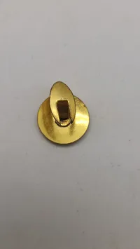Samling pins med æske