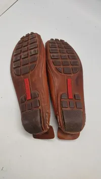 Originalt sæt Prada sko, nypris ca 11000,- - en syning er gået i stykker