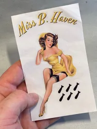 Pinup girl i ww2 stil til bl.a. bilen