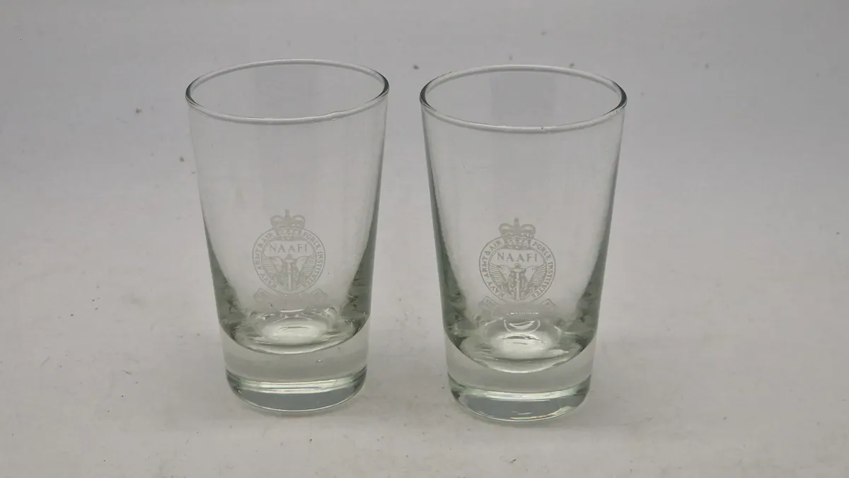 Snapseglas, Navy, Army & Air Force Institutes