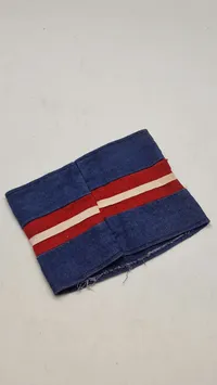 Originalt armbind anvendt af den danske modstandsbevægelse