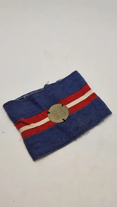 Originalt armbind anvendt af den danske modstandsbevægelse