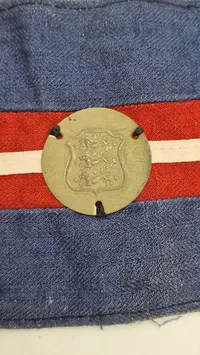Originalt armbind anvendt af den danske modstandsbevægelse