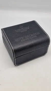 Christina Watches Collect ur med en urkasse i rustfrit stål med keramik og en rem i rustfrit stål med keramik - nypris ca 3500,-