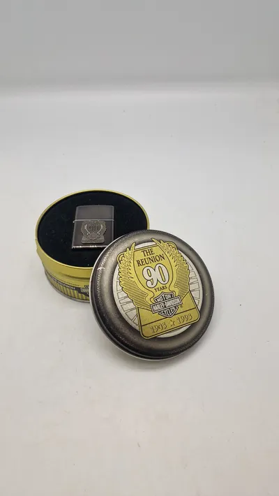 Original Zippo med æske. Begrænset oplag