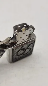 Original Zippo med æske. Begrænset oplag