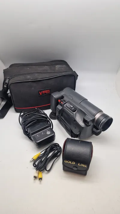 Hitachi VM-E110E 8mm videokamera med ekstra Gold Line linse
