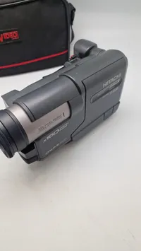 Hitachi VM-E110E 8mm videokamera med ekstra Gold Line linse