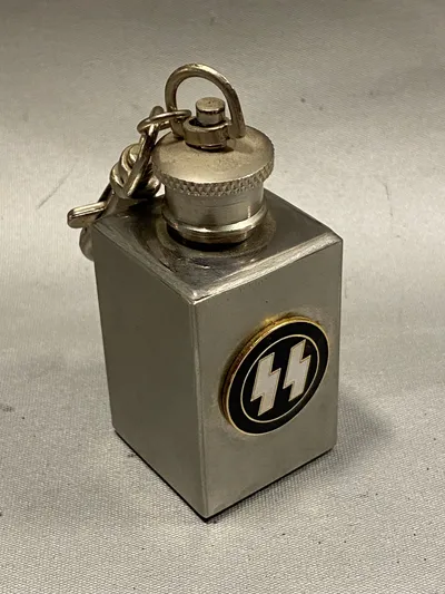 Waffen SS lommelærke - Postwar
