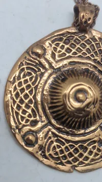 Veludført Museumskopi af Bronzealder/ Vikingetids smykke