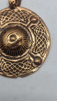 Veludført Museumskopi af Bronzealder/ Vikingetids smykke