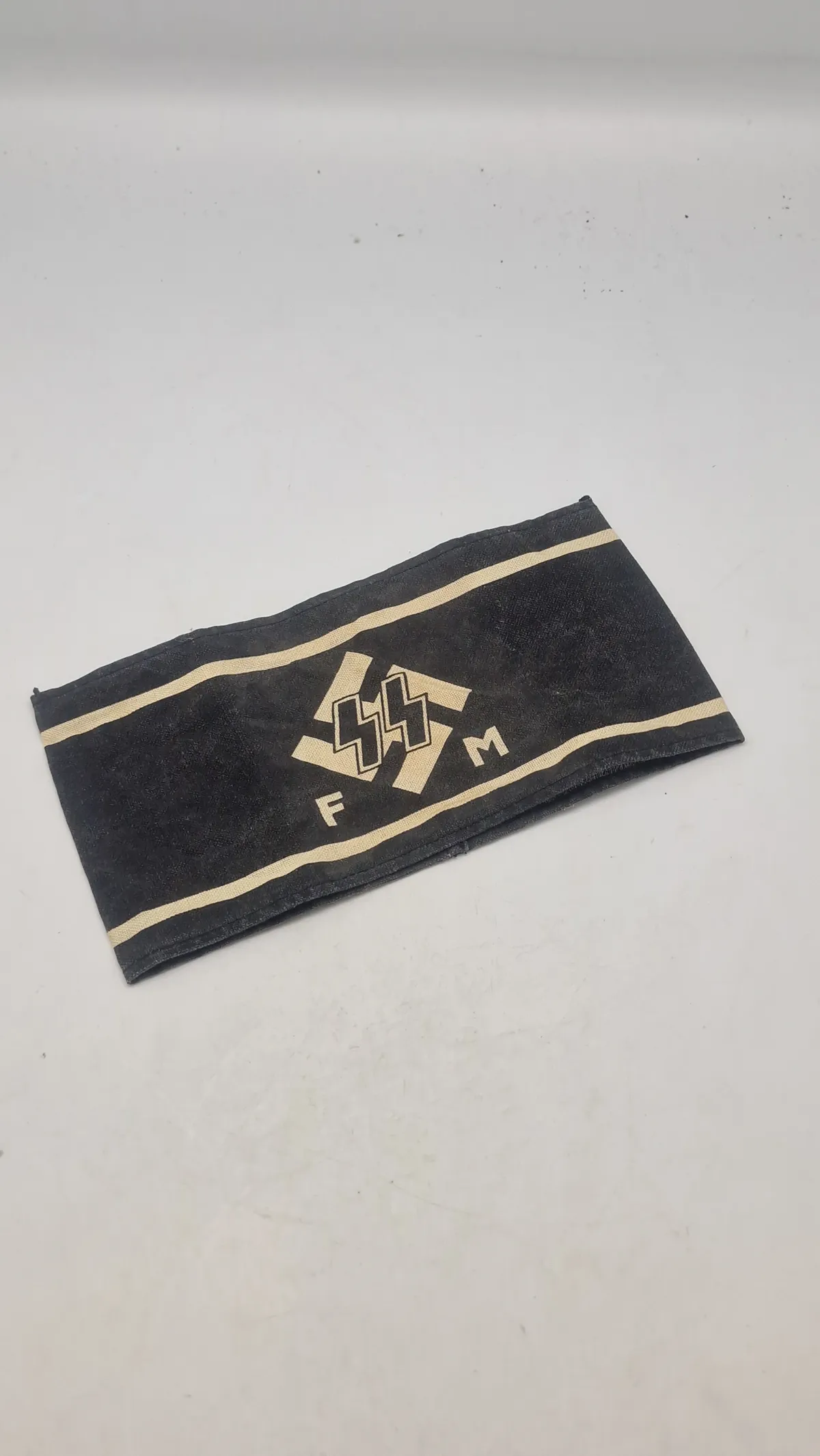 SS armbind Efter 45