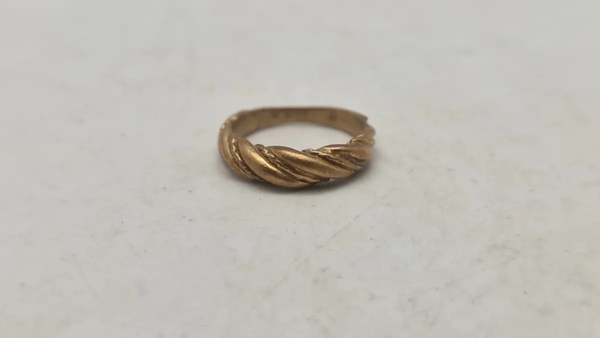 Veludført Museumskopi af Bronzealder/ Vikingetids smykke