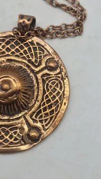 Veludført Museumskopi af Bronzealder/ Vikingetids smykke