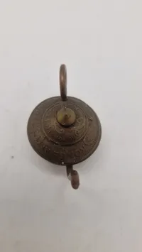 Små te kander lavet af mønter fra tiden omkring ww2