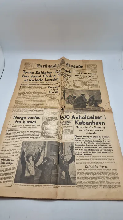 Original dansk avis fra maj dagene 1945