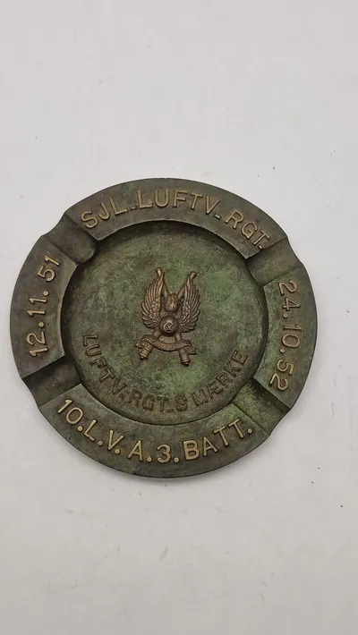 Bronze askebæger fra sjællandske luftværns regiment