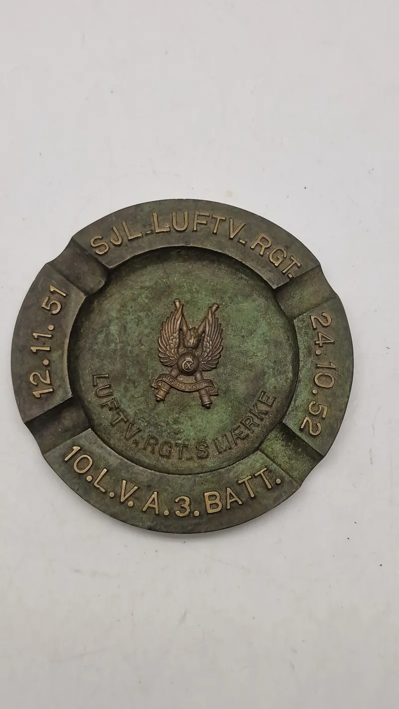 Bronze askebæger fra sjællandske luftværns regiment